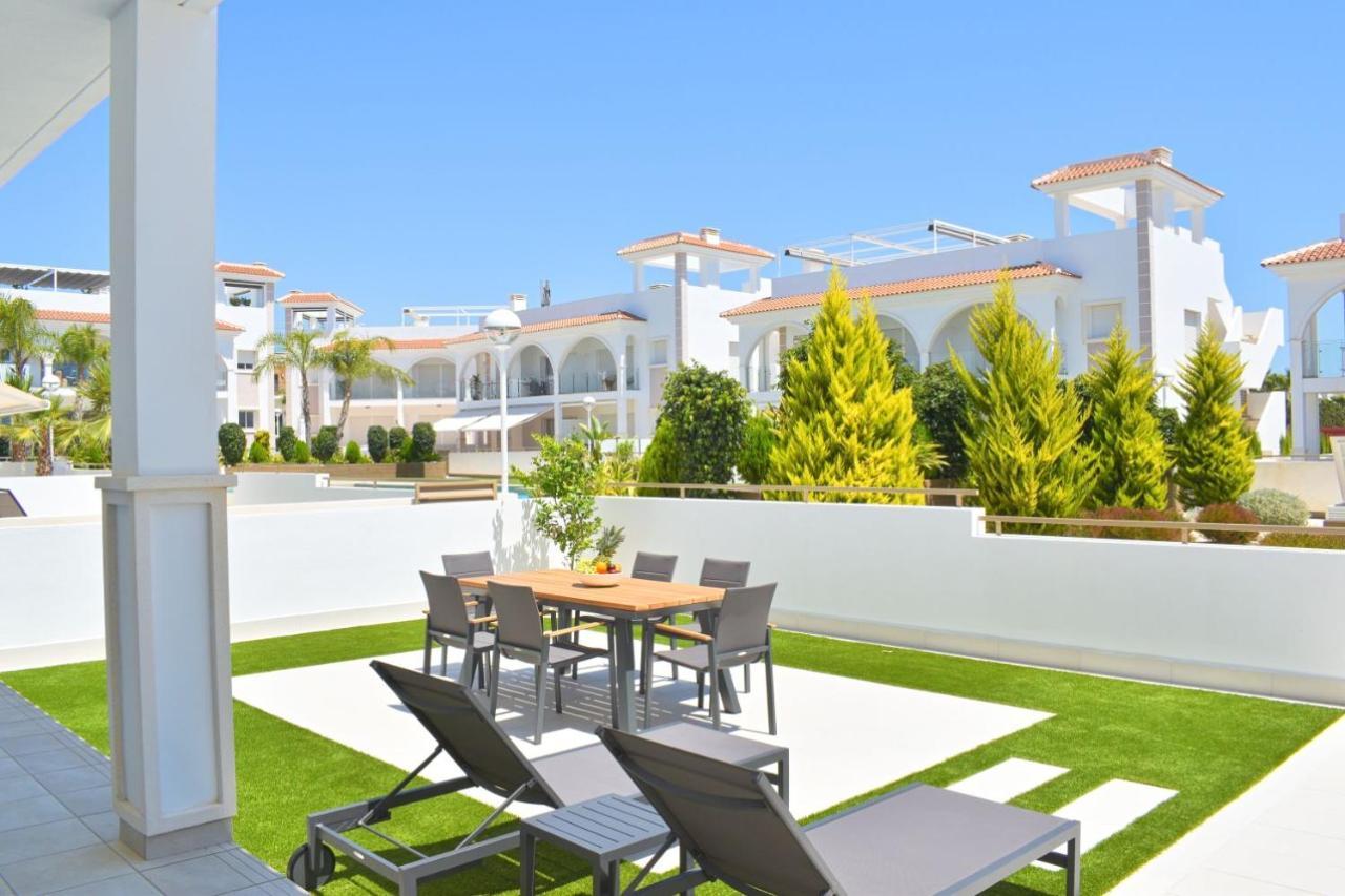 New Build Apartment On Beautiful Modern Complex Rojales Buitenkant foto