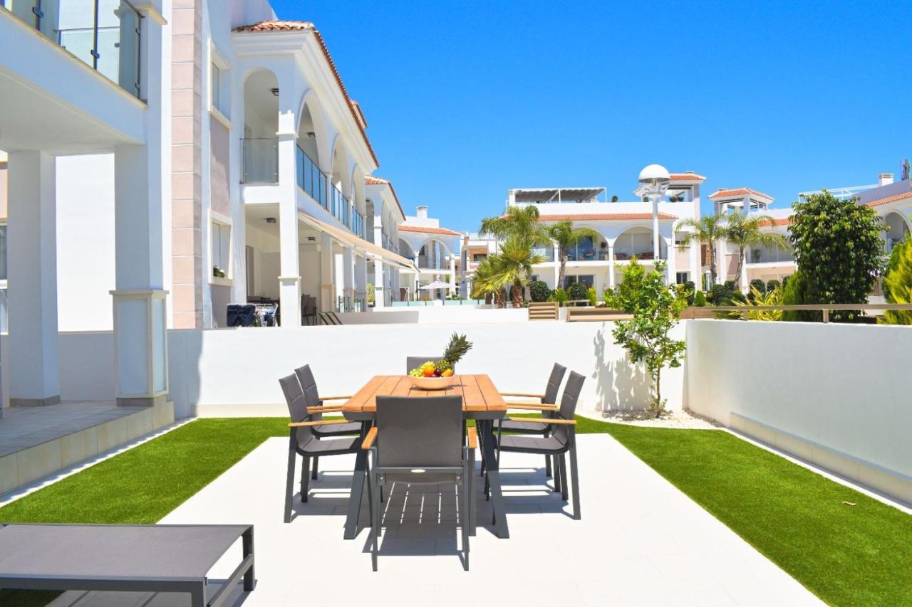 New Build Apartment On Beautiful Modern Complex Rojales Buitenkant foto